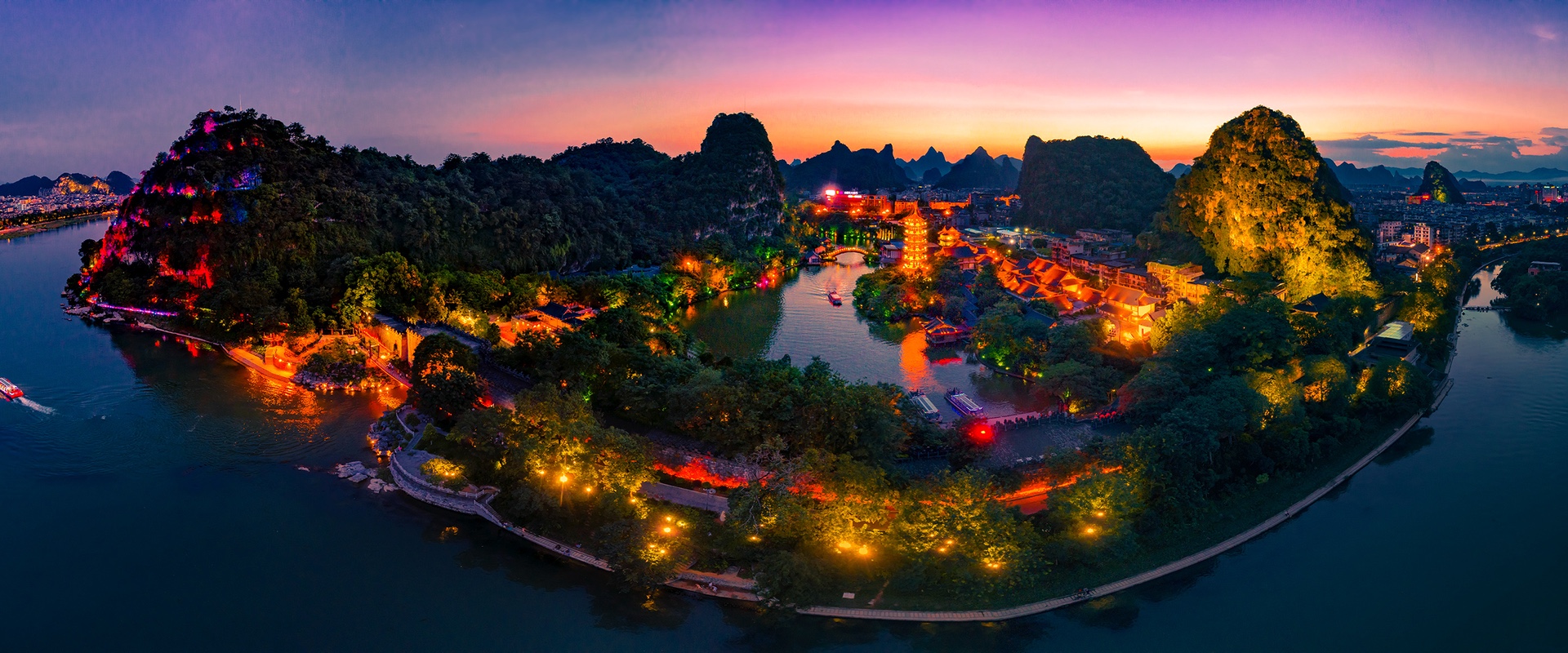 乘船夜游