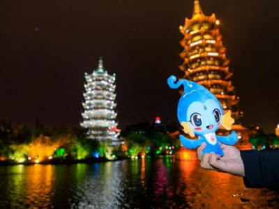 冬游两江四湖，水灵灵带你看最美水上花灯！