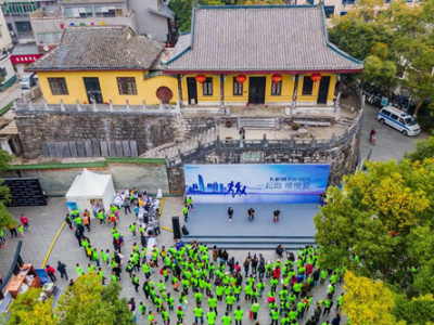 奥运冠军来桂林两江四湖了， 还与上百个家庭一起参加亲子慢跑赛