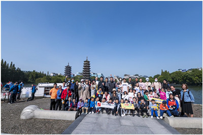 去两江四湖游学打卡，用乐高搭建起心中最美的城市名片