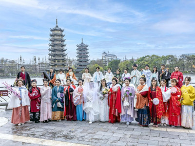 醉千年汉服，传中国文化 ----两江四湖三八女神节仙诀飘飘