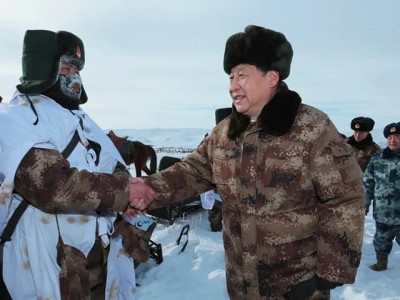 “岂曰无衣，与子同袍。”