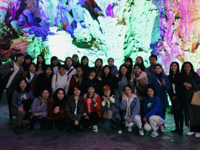 打造专业团队  开启学习之旅——组织全体导游赴冠岩景区开展实地学习