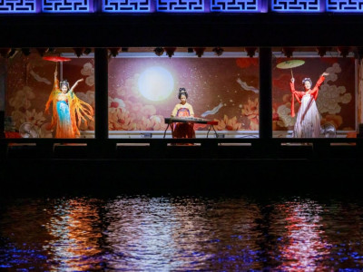 半筝落月：每晚19:20-尾班船