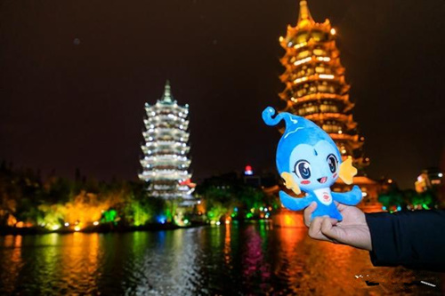 冬游两江四湖，水灵灵带你看最美水上花灯！