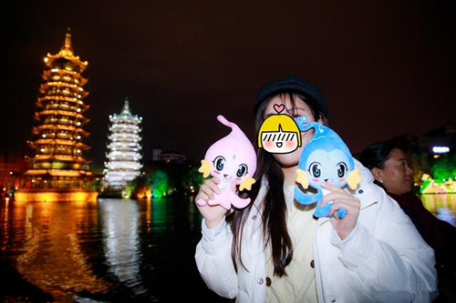 【猪年福利活动】2月5日-11日（初一-初七）夜游两江四湖集赞领两江四湖吉祥物“水灵灵”回家
