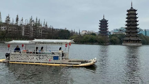 两江四湖最火游船——悠然轻舟，复航首日迎来首批游客