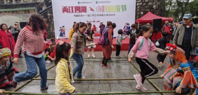 民族歌舞庆盛世八桂风情醉游人 ——古南门民俗歌圩荟