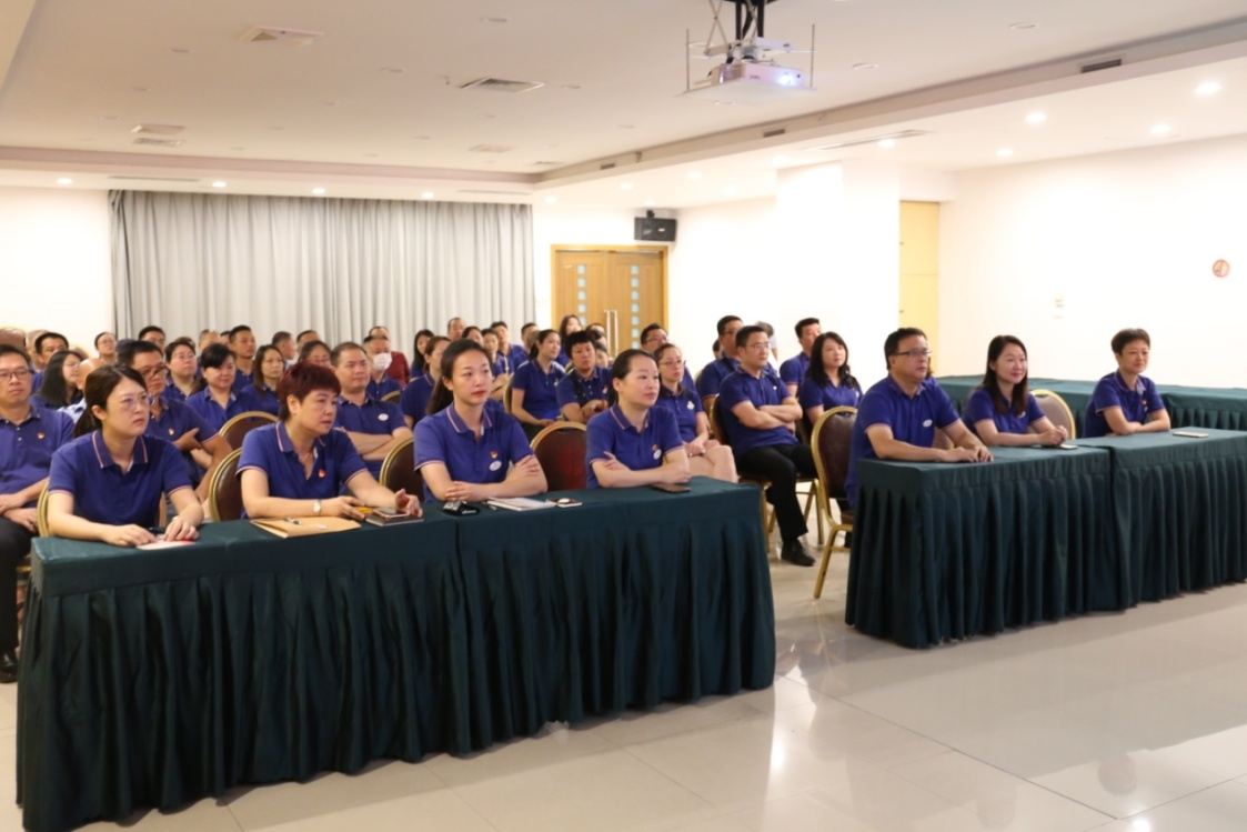 劈波斩浪红船劲 换地改天党旗红---两江四湖公司组织集中收看庆祝中国共产党成立100周年大会