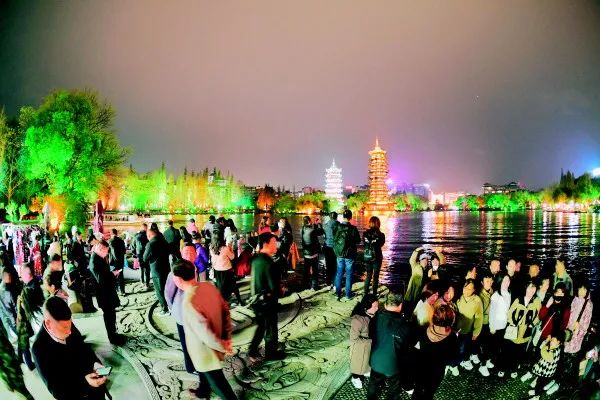 桂林旅游“春意浓” “两江四湖”热度涨