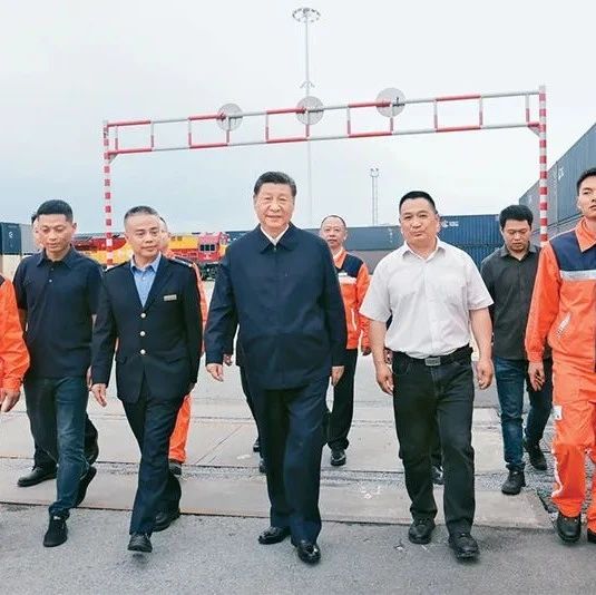 习近平：组织动员亿万职工积极投身强国建设、民族复兴的伟大事业
